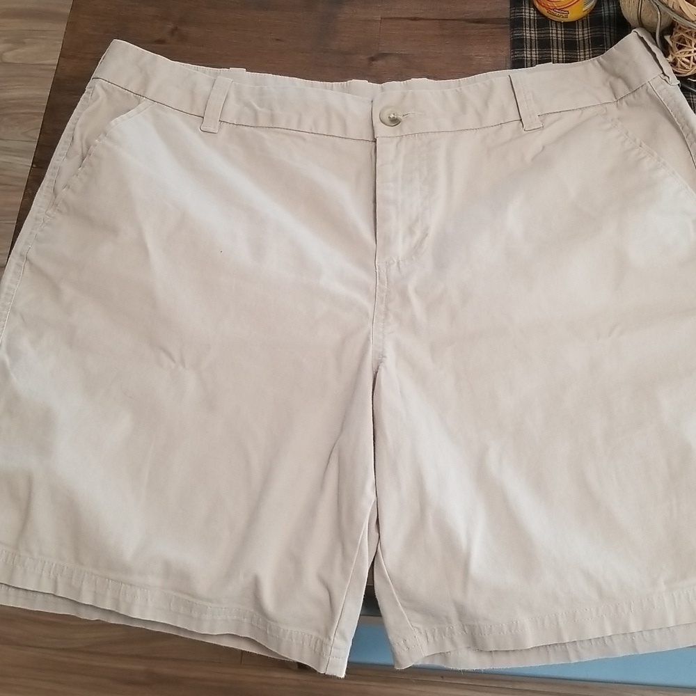 Columbia Proffesional Fishing Gear Shorts Womens Size 16 Khaki